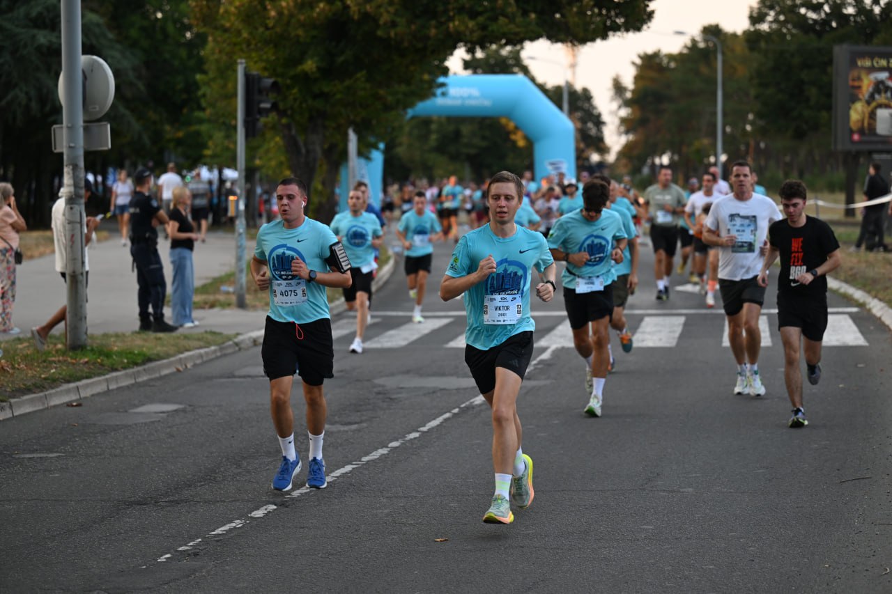 Running a road race